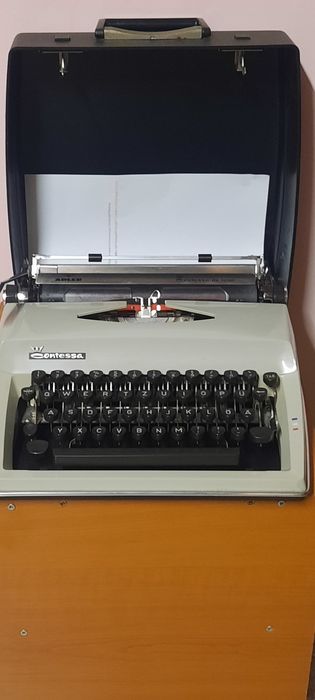 Mașină de scris Adler Contessa impecabilă