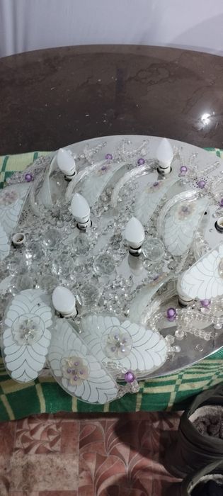 Продаю люстру в хорошем состоянии