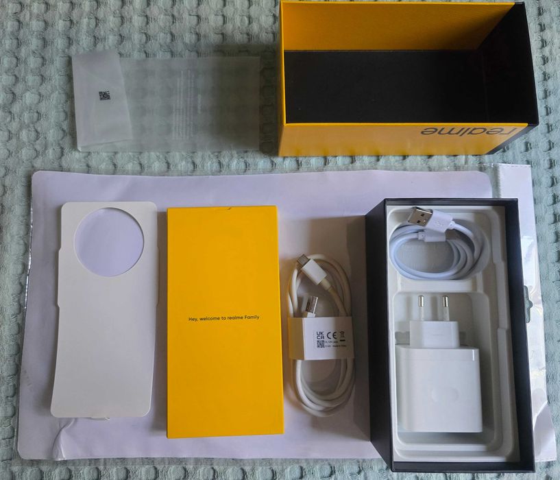 Realme 11 Pro Plus 5G, 12 GB RAM/512GB, 4 huse, garantie Feb 2026