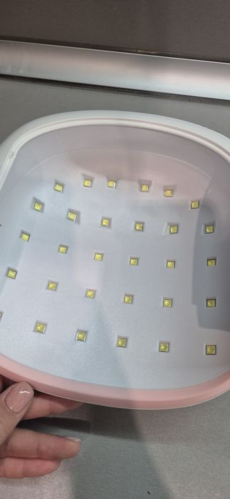 UV/LED лампа за маникюр