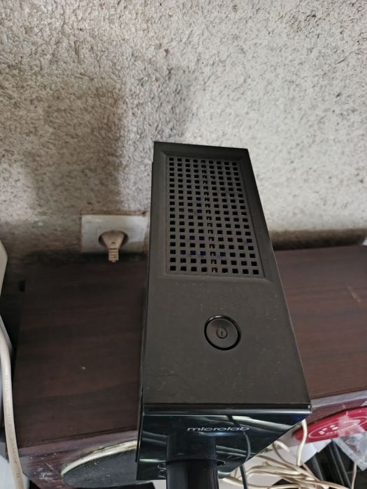 Продаётся срочно  усилитель microlab
