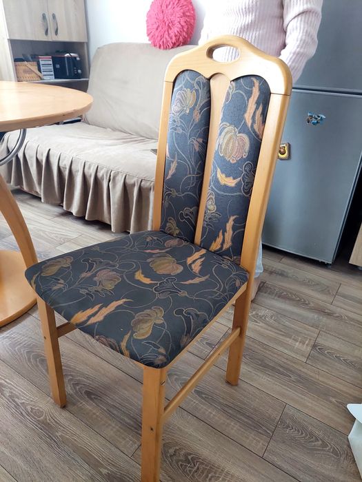 Masă împreună cu 5 scaune