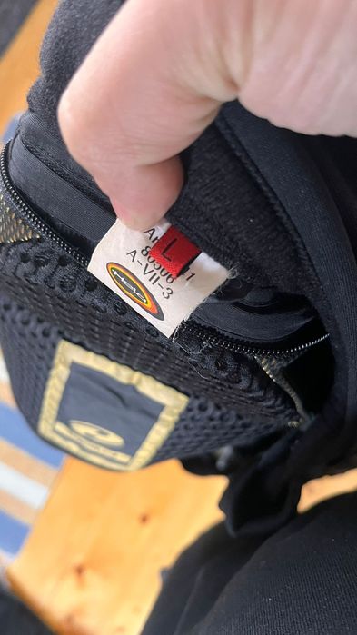 Vând costum motto bărbați,mărimea L