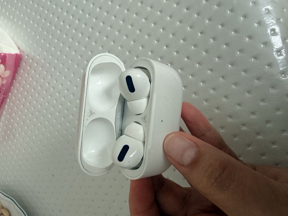 Продам Apple AirPods Pro (оригинал)