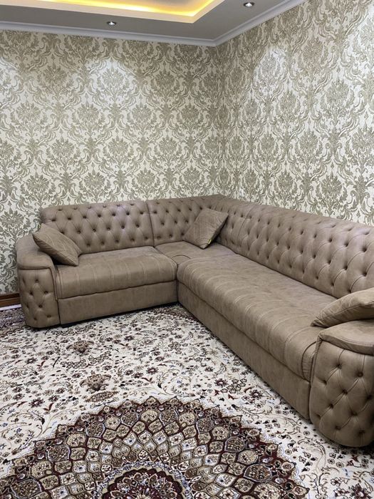 Продается угловой диван раздвижной с 2мя креслами