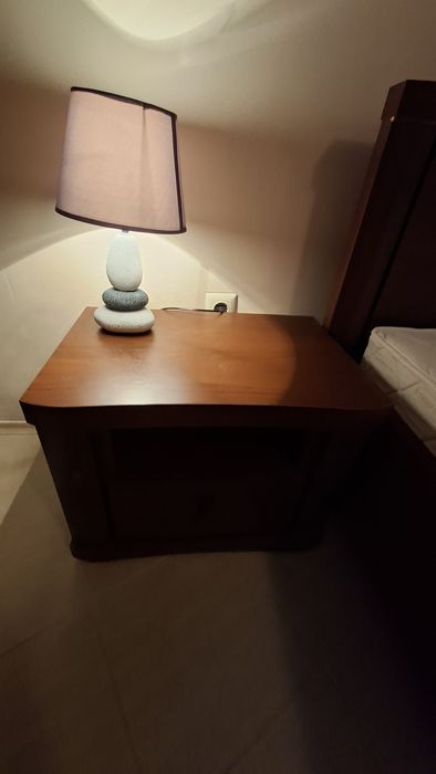 Спалня комплекс:легло+матрак, гардероб, нощ.шкафчета, лампи-2,пердета