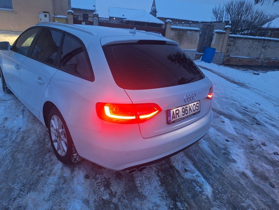 Vând Audi A4 2016 înmatriculat