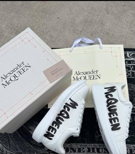 Adidasi Alexander MCQUEEN premium din piele naturala model custom unic GRAFFITY albi