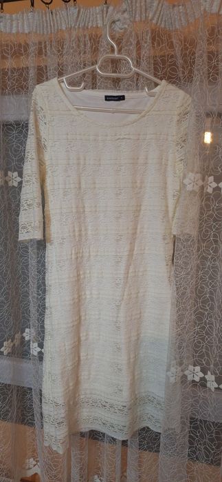 De vânzare rochie dama
