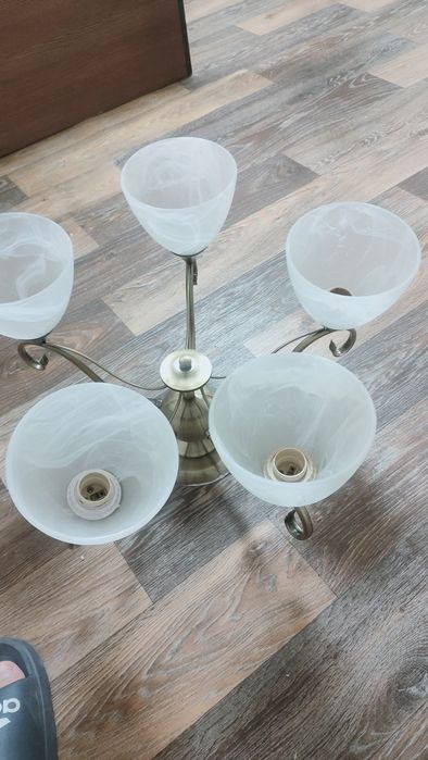 Продам 3 люстры.