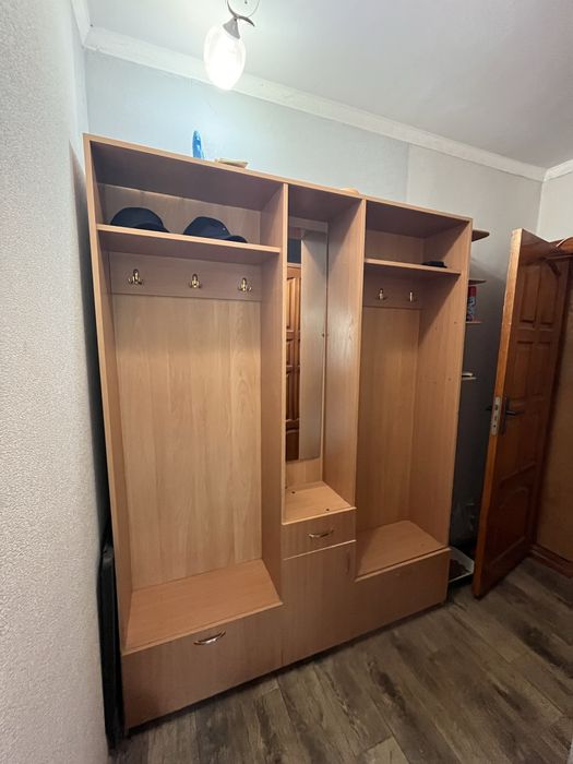 Отдам прихожую самовывоз