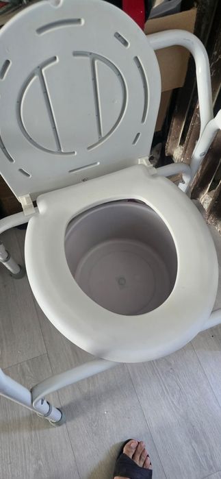 Стульчик ночной горшок