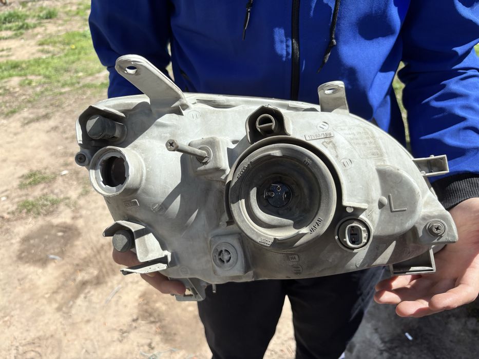 Фара от Toyota Raum