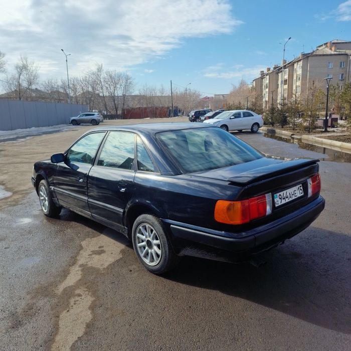 Продам ауди 100 на уверенном ходу