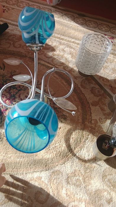 Продаю 2 люстры (стекло и хрусталь )