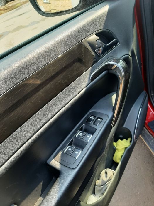 Автомобиль JAC S5