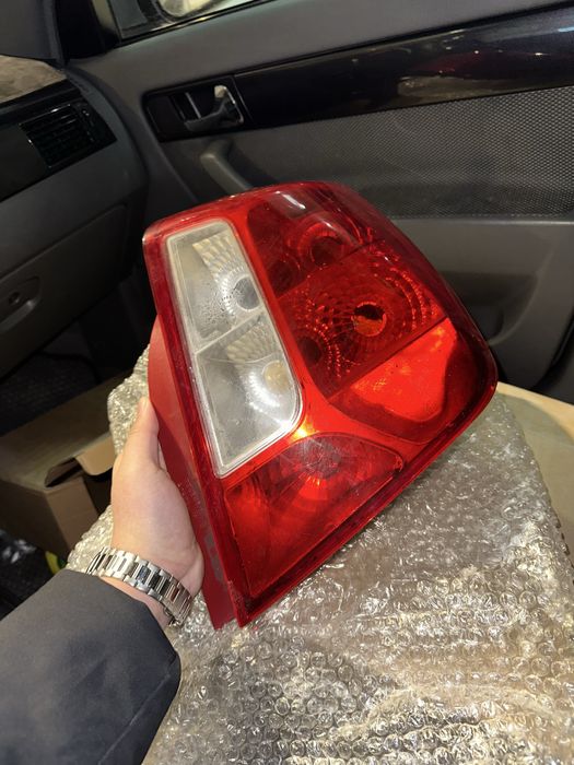 Задные фары Daewoo Gentra