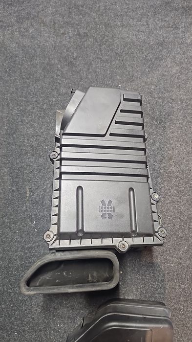 carcasa filtru aer originala volkswagen golf 5 / audi tt 8j