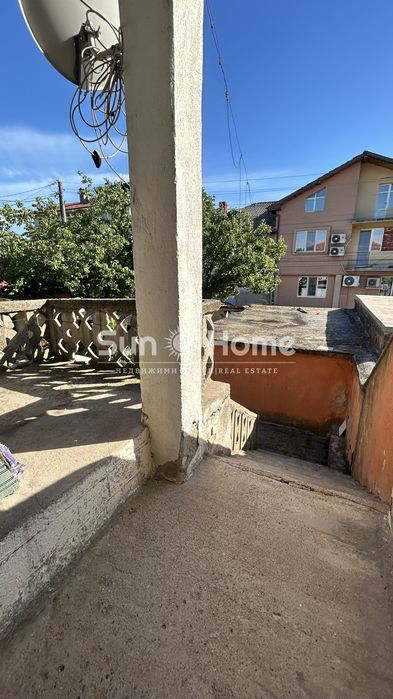 Просторна къща за ремонт в гр. Харманли