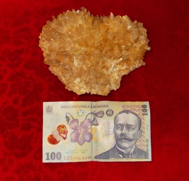 Cristal mineral in forma de INIMA