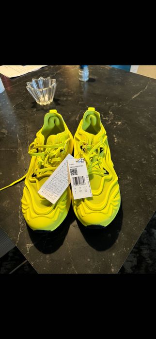Adidas de designer Stella McCartney light boost