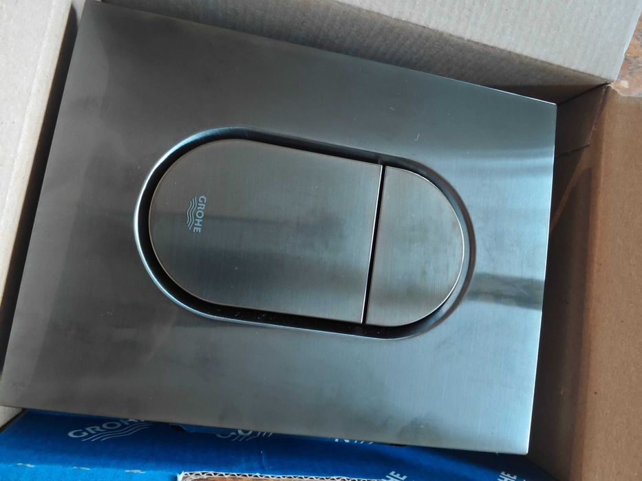 Grohe Arena Cosmopolitan S brushed hard graphite - бутон за тоалетна