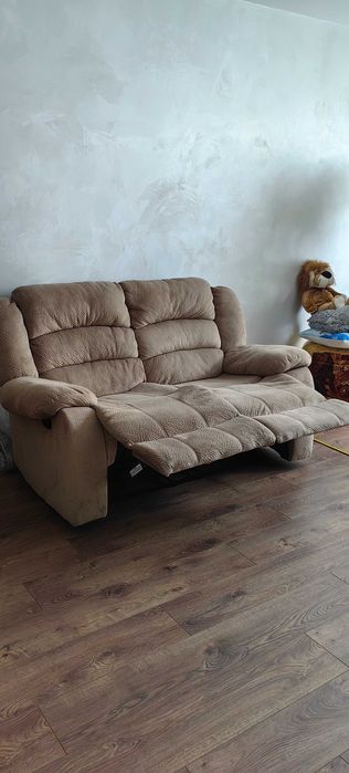 Диван двойка с повдигащ се механизъм