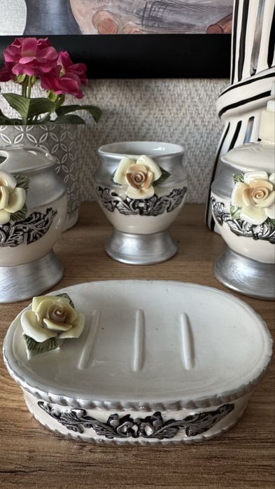 Керамичен сет за баня