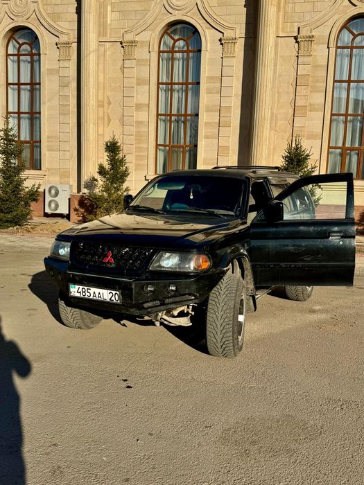 Митсубиси Монтеро спорт