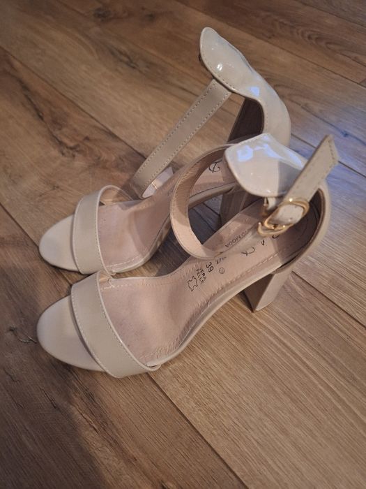 Sandale lac crem, mărime 39