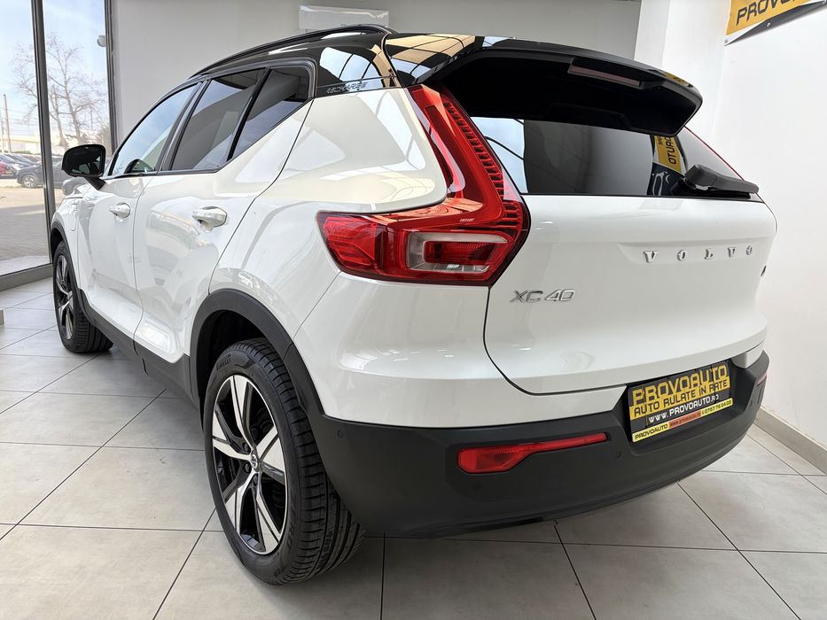 Volvo XC-40 2022 R-Design Plugin | Navi 4D | Pano | Faruri Led | 184.000Km