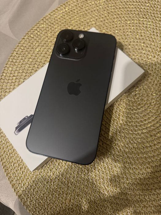 Продавам IPhone 14 Pro maks