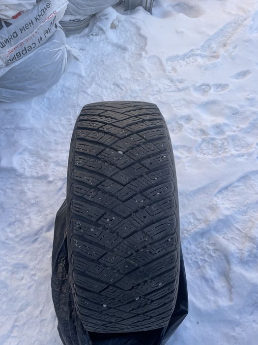 Шины зимние в отличном состояний