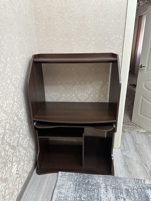 Продам компьютерный стол