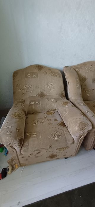Продам диван с 2 креслой