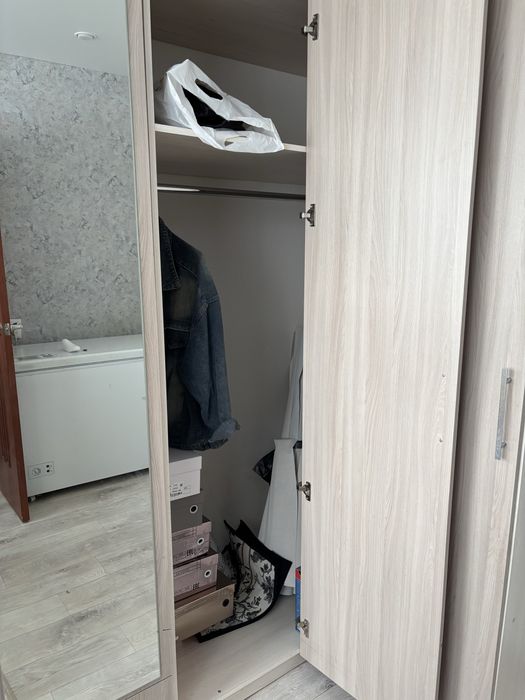 Продам шкаф большой