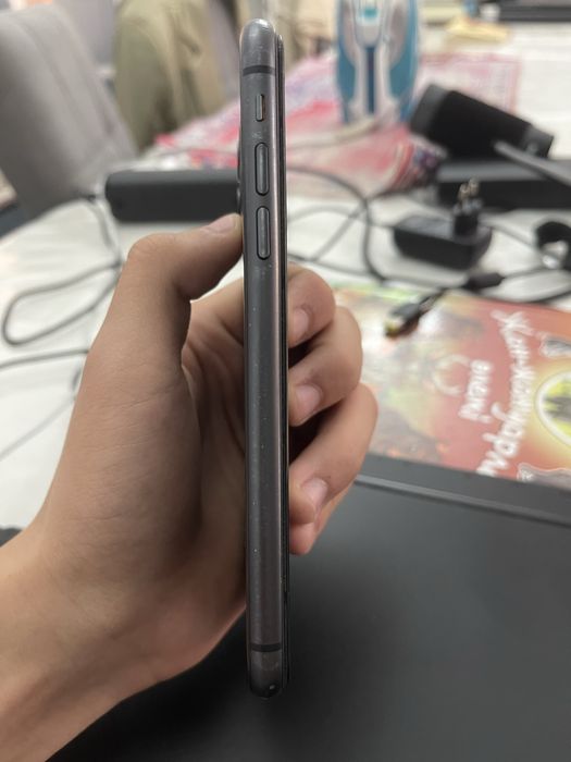 Айфон 11 128 гб.