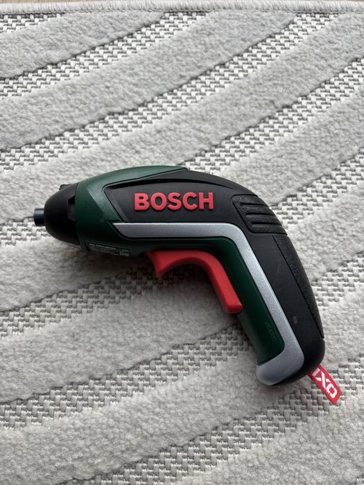 Акумулаторна отвертка Bosch IXO