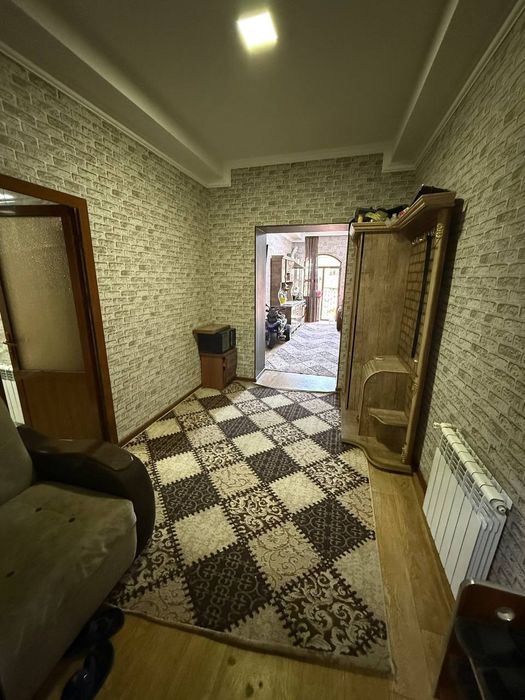 Vokzal qizil domda 2 xonali kvartira sotiladi