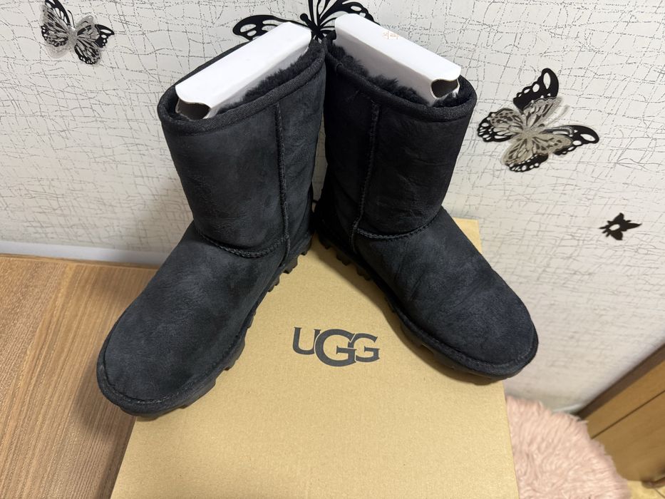 Cisme UGG marimea 36, negre, lungi, originale