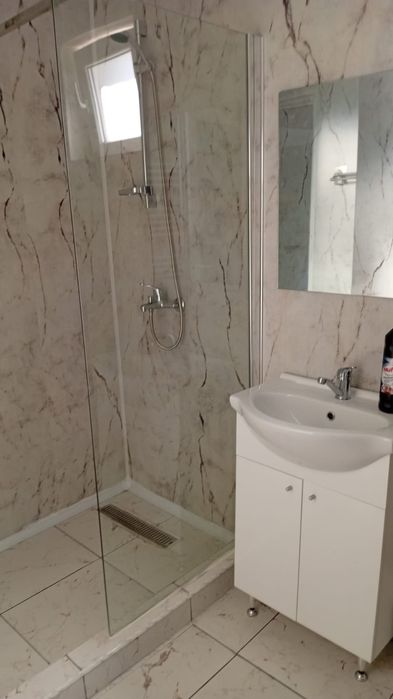 Închiriez apartament