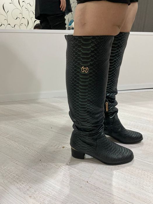 Осенняя обувь из кожи крокодила