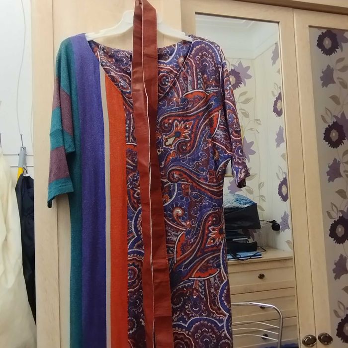 Продам платья женские