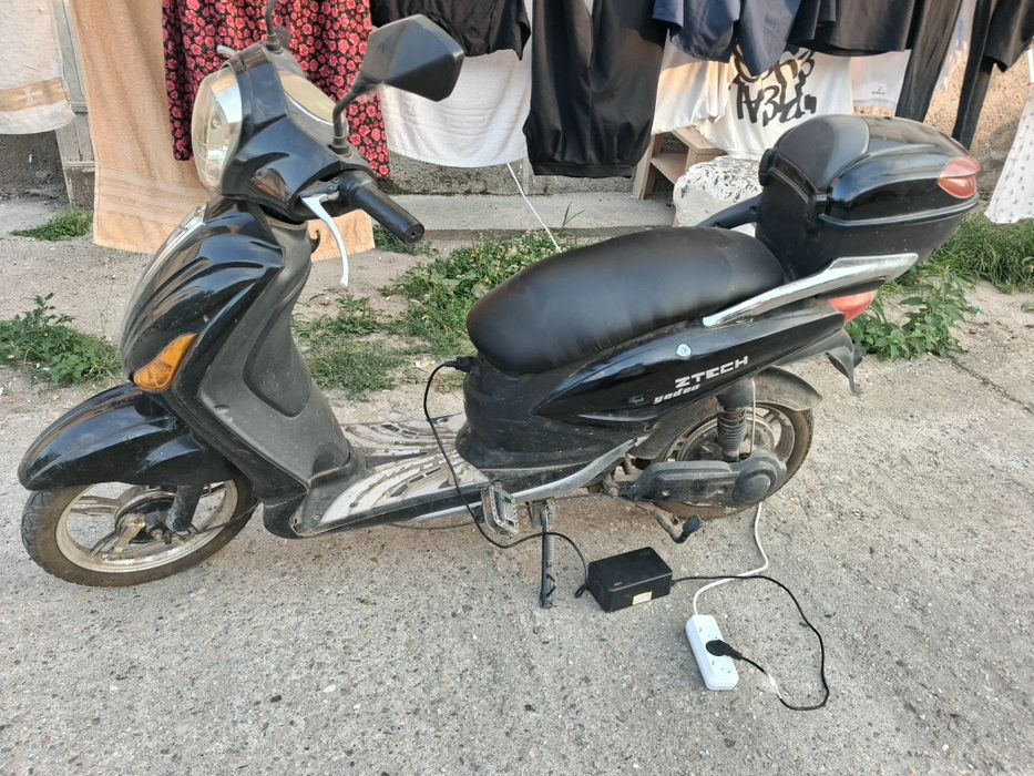 Scuter electric Ztech Yadea zt 09,350 w,autonomie 35 km