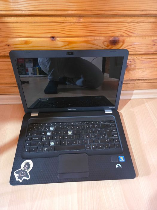 laptop incomplet COMPAQ CQ56 - pentru piese -