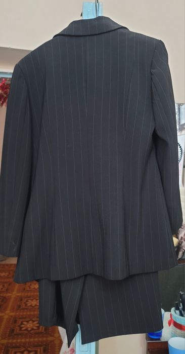 Пиджак женский, тройка (юбка , брюки, пиджак). Размер 46,