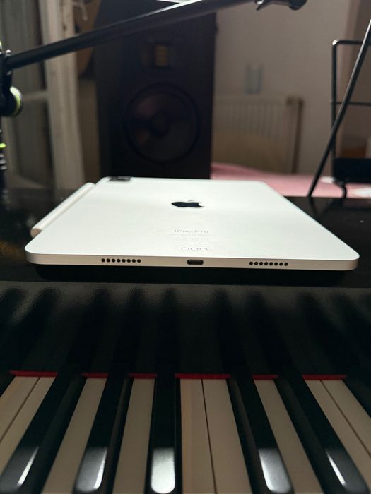 iPad Pro M2, 11 inch: stare excelentă & Apple Pencil & Husǎ