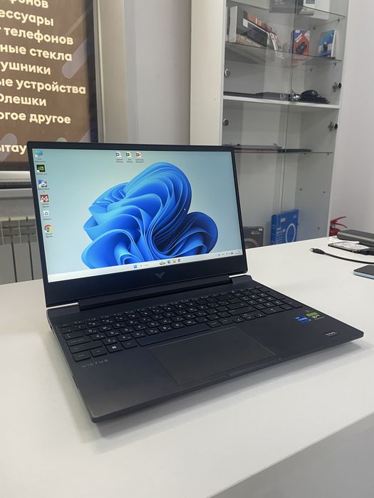 Игровой ноутбук HP victus