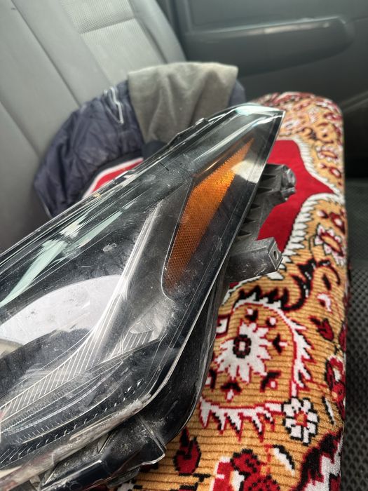Тойота авалон фарасы сатылады