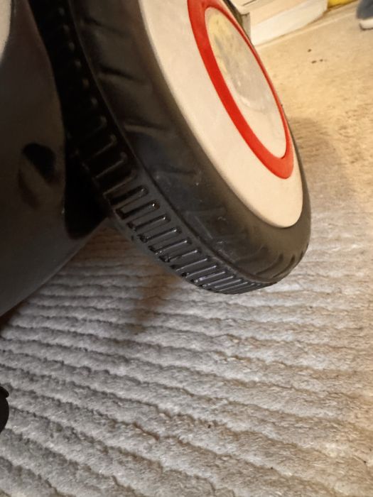 Детский транспорт и пианино